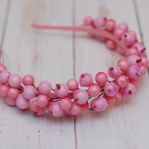 Работа Нежно-розовый обруч с ягодами калины