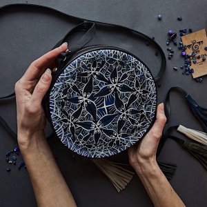 Работа Маленькая Кожаная Сумка с ручной росписью