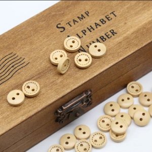 Робота Дерев'яні гудзики 10мм пунктир