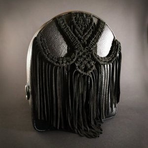 Работа Кожаный рюкзак с макраме