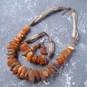 Работа Комплект из натурального янтаря бусы браслет и серьги