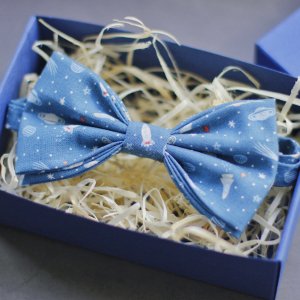 Робота Краватка-метелик блакитна з космічним принтом