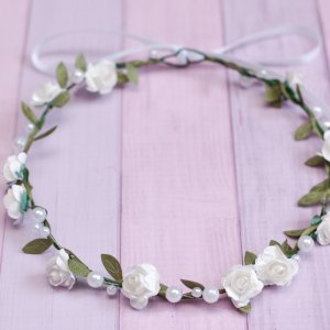 Робота Ніжний білий вінок віночок з трояндами і намистинами