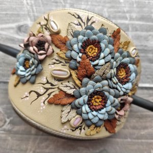 Робота Шпилька для волосся з натуральної шкіри з  коралами