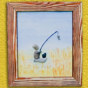 Работа 3D Картина из гальки Рыбак. Натуральное дерево рама.