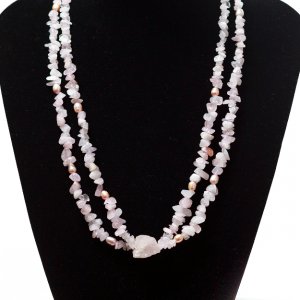 Работа Колье из розового кварца и жемчуга "Изящная нежность"