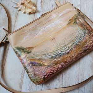 Работа Клатч с росписью