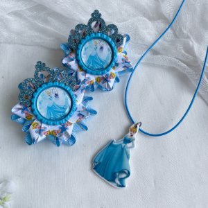 Робота Набір бантики і кулон- резинки в садік ,в школу попелюшка