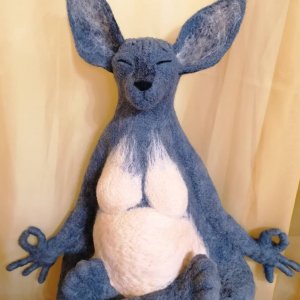 Работа Сфинкс в позе лотоса