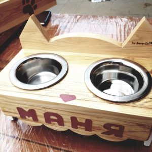 Работа Именная подставка "Котик" с мисками ручной работы