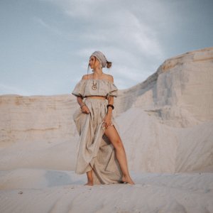 Робота Жіночій костюм з льону на літо