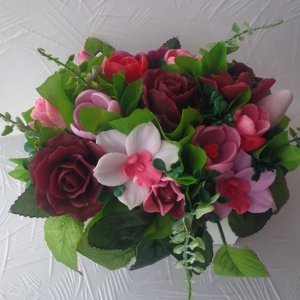 Робота Букет з милу ручної роботи  "Орхідеї та троянди"