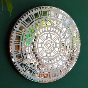 Работа Зеркало-мозаика в форме солнца