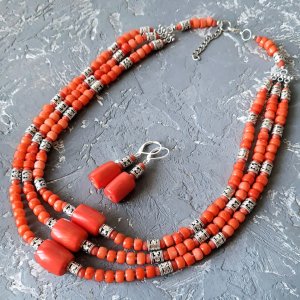 Робота Комплект з натуральних коралів намисто і сережки "Спадок-3"