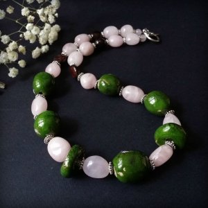 Работа Ожерелье Нежная весна из керамики и розового кварца