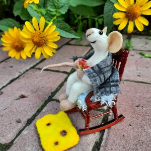 Работа Валяная игрушка Мишка в Кресле качелях.