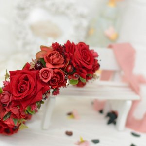 Робота Вінок червоний з оксамитовими трояндами