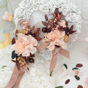 Робота Набір: браслет і бутоньєрка. Бордо-какао-персик