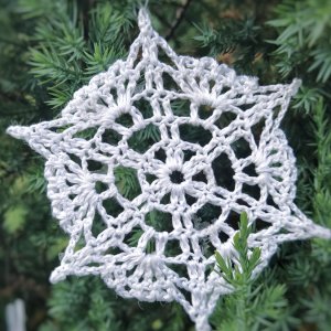 Робота Сніжинка в'язана 4