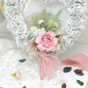 Робота Оксамитова бутоньєрка айвори-рожева