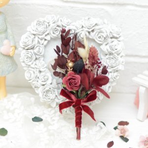 Работа Бархатная бутоньерка бордовая