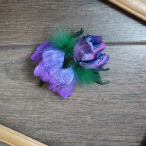 Работа Брошь ирис Луизиана.