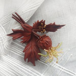 Работа Брошь из кожи Чертополох