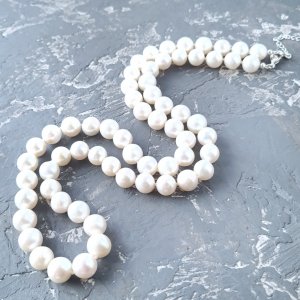 Работа Длинные бусы из крупных натуральных белого жемчуга