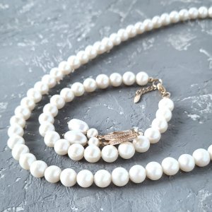 Робота Весільний чи святковий комплект з натуральних перлів 