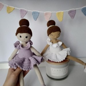 Робота В'язана лялька балерина