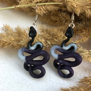 Работа Серьги пестрые змеи 