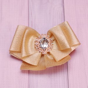 Работа Заколка с золотым бантом