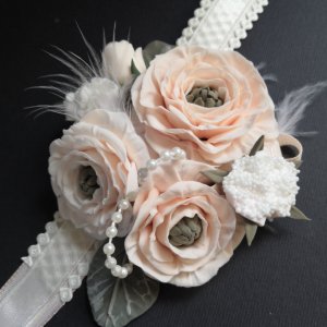 Робота бутоньєрка, бутоньєрки, весільні аксесуари