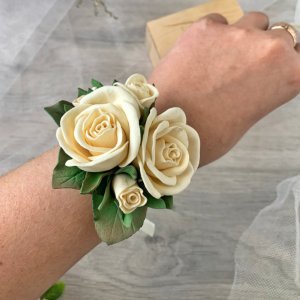 Робота Бутоньєрка на руку, бутоньєрка для подружки нареченої