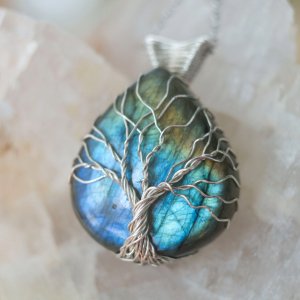 Робота Срібний кулон дерево життя з синім лабрадоритом