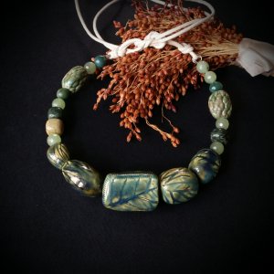 Работа Ожерелье Оливка с пренитоми керамикой ручной работы