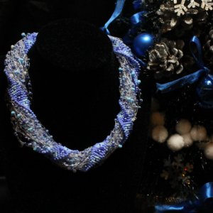 Робота Кольє "Ельза"