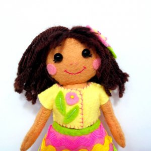 Робота м'яка лялька - дівчинка Соломійка