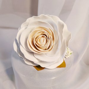 Работа Резиночка с белой розой