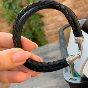 Робота Браслети із натуральної шкіри на замку Regaliz