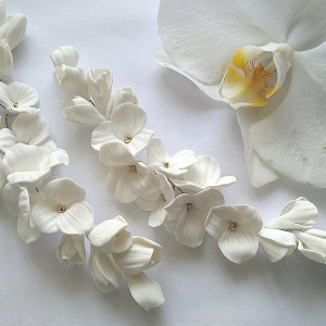 Робота Весільна гілочка з фрезіями