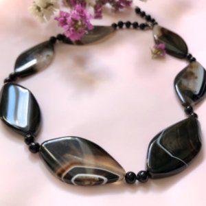 Работа Бусы из агата 