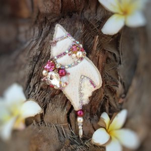 Работа брошь Ракушка