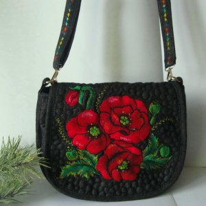 Работа КРАСНЫЕ МАКИ сумка вышитая