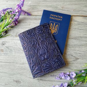 Робота Обкладинка на паспорт шкіряна синя з тисненням лев Україна
