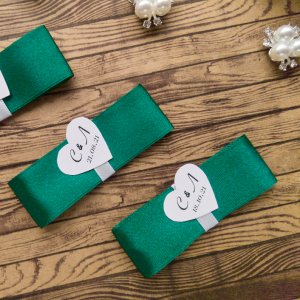 Работа Бутоньерки с инициалами для гостей на свадьбу арт. 0117