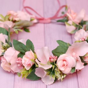 Работа Объемный веночек с цветами нежно-коралловый 