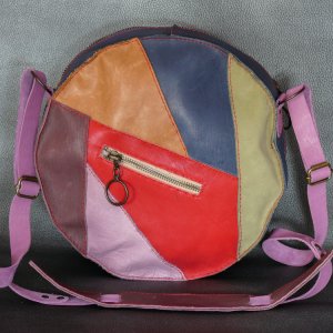 Работа Женская разноцветная кожаная сумка ручной работы