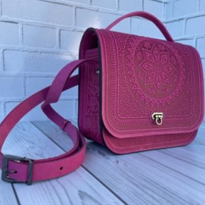 Робота Розова шкірна сумка «Сонце Карпат», сумка через плече