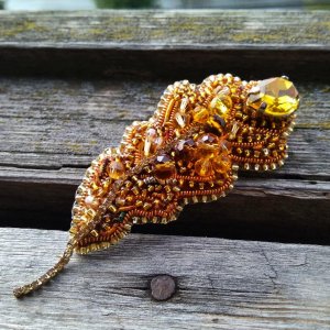 Робота Осіння брош,  лист дуба в золотому кольорі